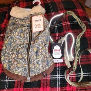 Nwt size large dog coat and hands free leash